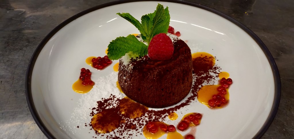 Coulant au chocolat noir et Toblerone, caramel à l'amaretto