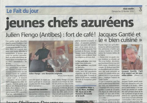 La cafetière fêlée sur le nice matin 2012