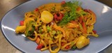nouilles udon aux fruits de mer et bisque de homard 