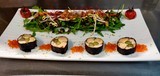 makis umami au foie gras grillé, anguille fumée et pickles d'asperges au mirin