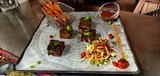 pressé de boeuf, frites de patates douce et sauce barbecue aux épices
