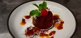 Coulant au chocolat noir et Toblerone, caramel à l'amaretto